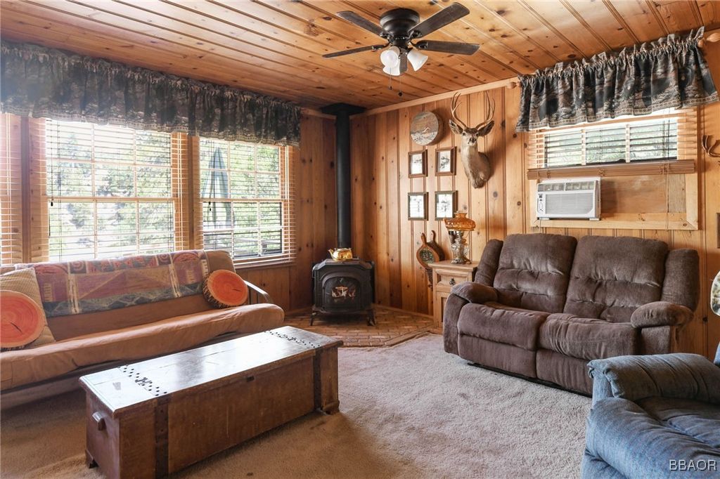 Photo of 158 Ice Box Lane, Big Bear Lake, CA 92315 (MLS # 32405545)