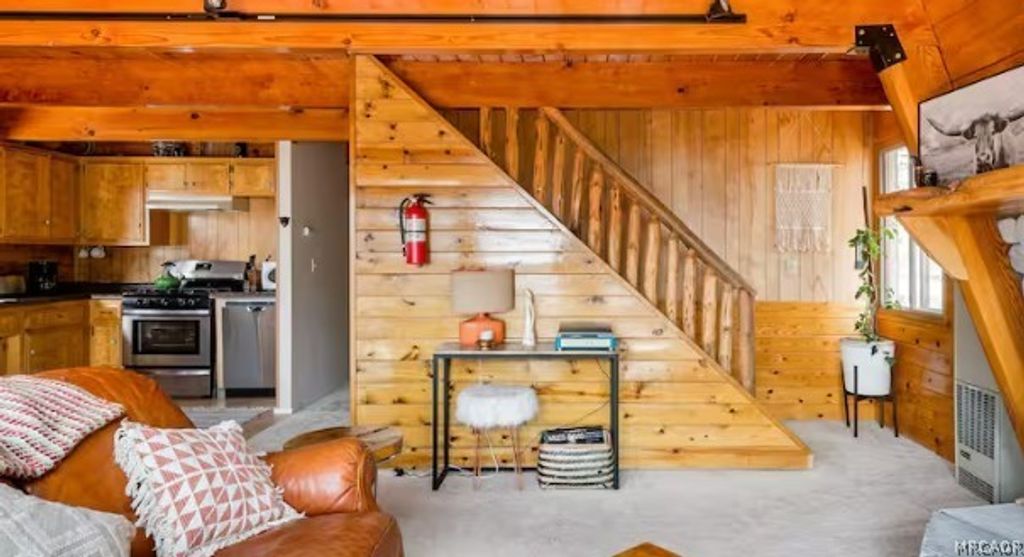 Photo of 43469 Sheephorn Road, Big Bear Lake, CA 92315 (MLS # 32600948)