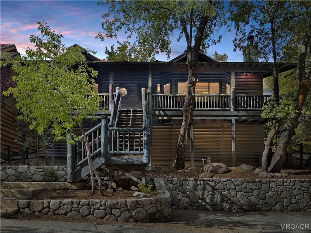 Photo of 1442 Club View Drive, Big Bear Lake, CA 92315 (MLS # 32502368)