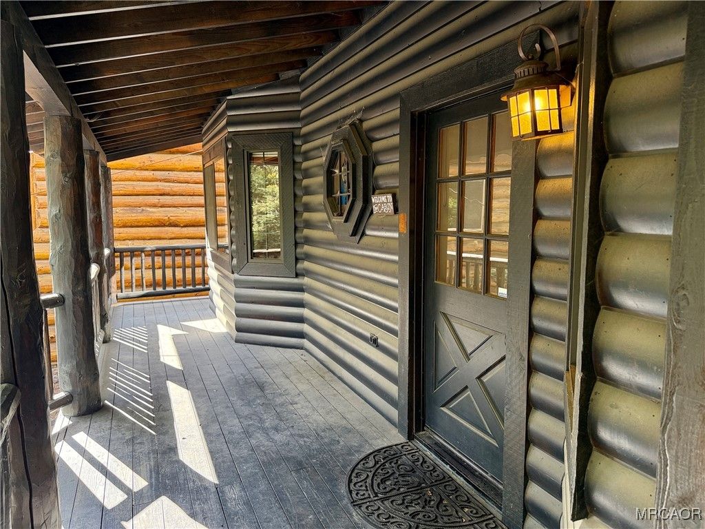Photo of 1442 Club View Drive, Big Bear Lake, CA 92315 (MLS # 32502368)