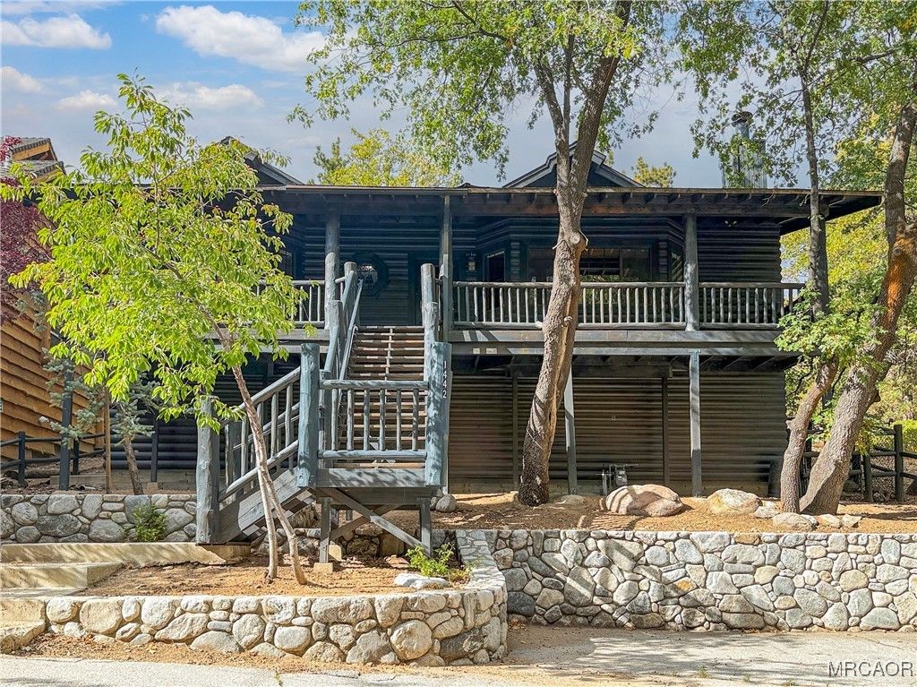Photo of 1442 Club View Drive, Big Bear Lake, CA 92315 (MLS # 32502368)