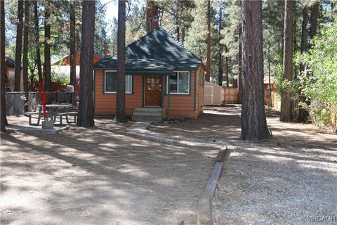 Photo of 41207 Lahontan Drive, Big Bear Lake, CA 92315 (MLS # 32502271)