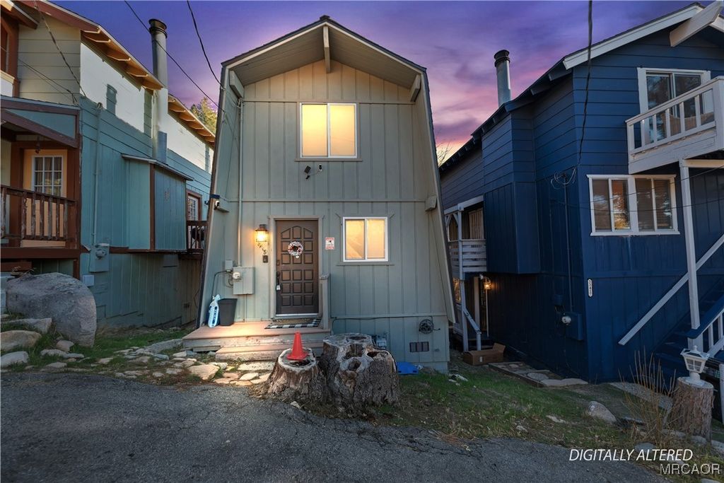 Photo of 33419 Cedar Drive, Running Springs, CA 92382 (MLS # 32600091)