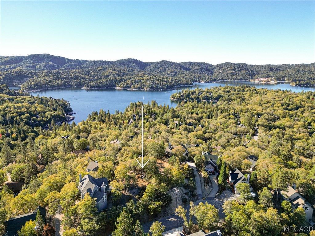 Photo of 28731 Bryce Drive, Lake Arrowhead, CA 92352 (MLS # 32502443)