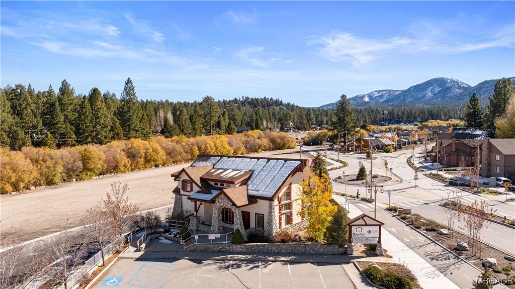 Photo of 42718 Moonridge Rd Rd, Big Bear Lake, CA 92315 (MLS # 32502802)