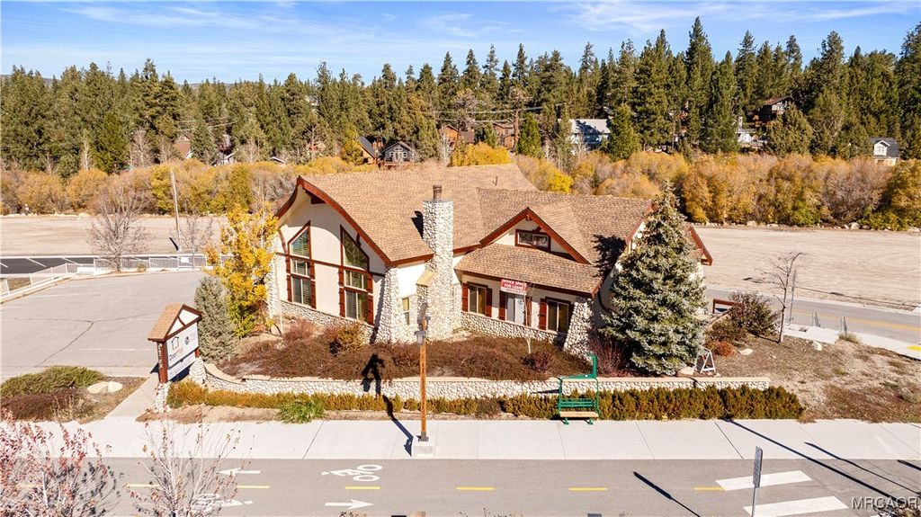 Photo of 42718 Moonridge Rd Rd, Big Bear Lake, CA 92315 (MLS # 32502802)