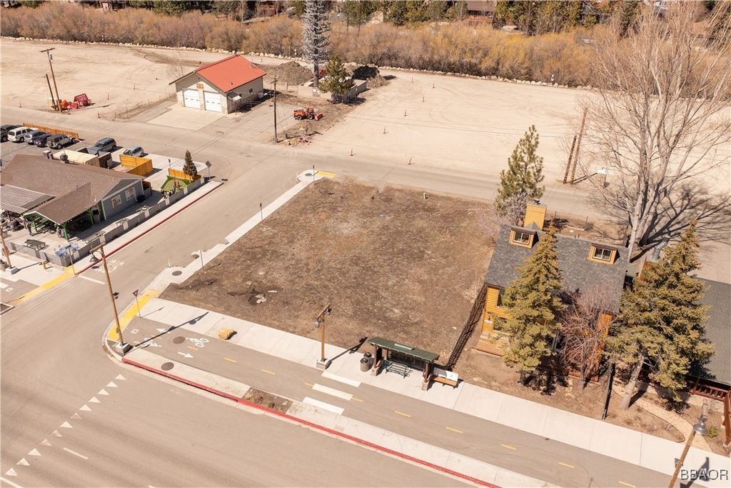 Photo of 42630 Moonridge Road, Big Bear Lake, CA 92315 (MLS # 32500707)