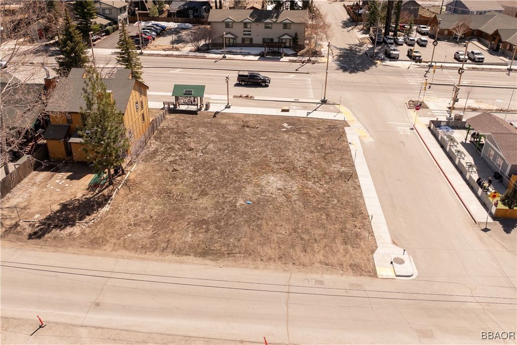 Photo of 42630 Moonridge Road, Big Bear Lake, CA 92315 (MLS # 32500707)