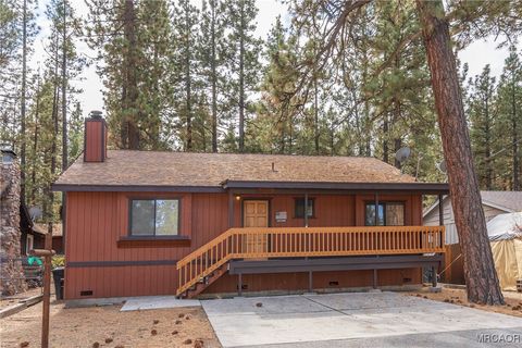 Photo of 604 W Aeroplane Boulevard, Big Bear City, CA 92314 (MLS # 32502550)