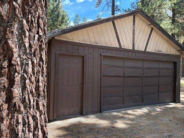 Photo of 42280 Moonridge Road, Big Bear Lake, CA 92315 (MLS # 32602341)