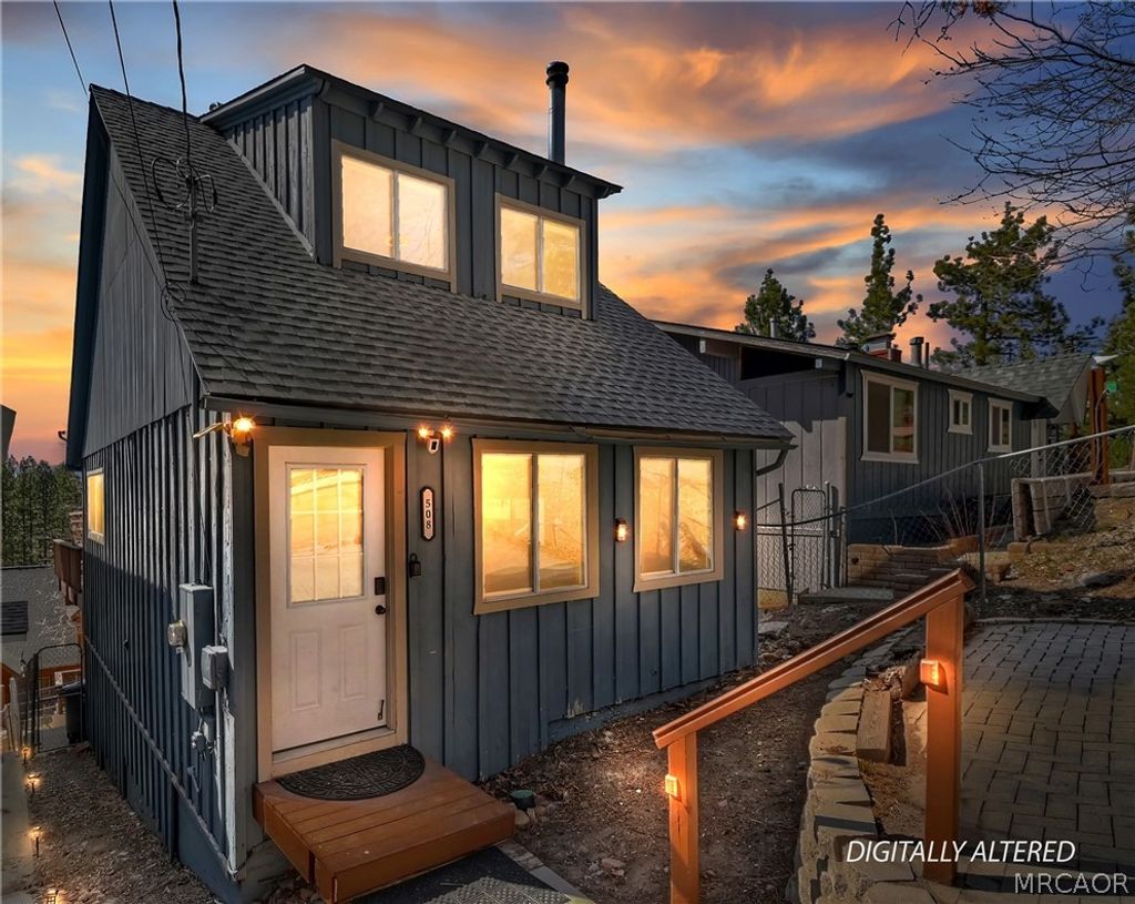 Photo of 508 Vista Lane, Big Bear Lake, CA 92315 (MLS # 32600591)