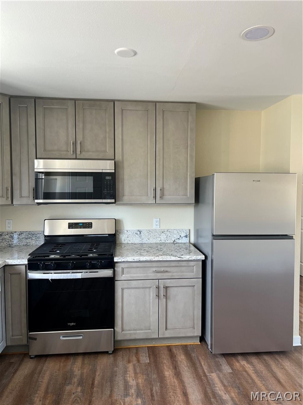 Photo of 40850 Village Drive, Big Bear Lake, CA 92315 (MLS # 32600894)