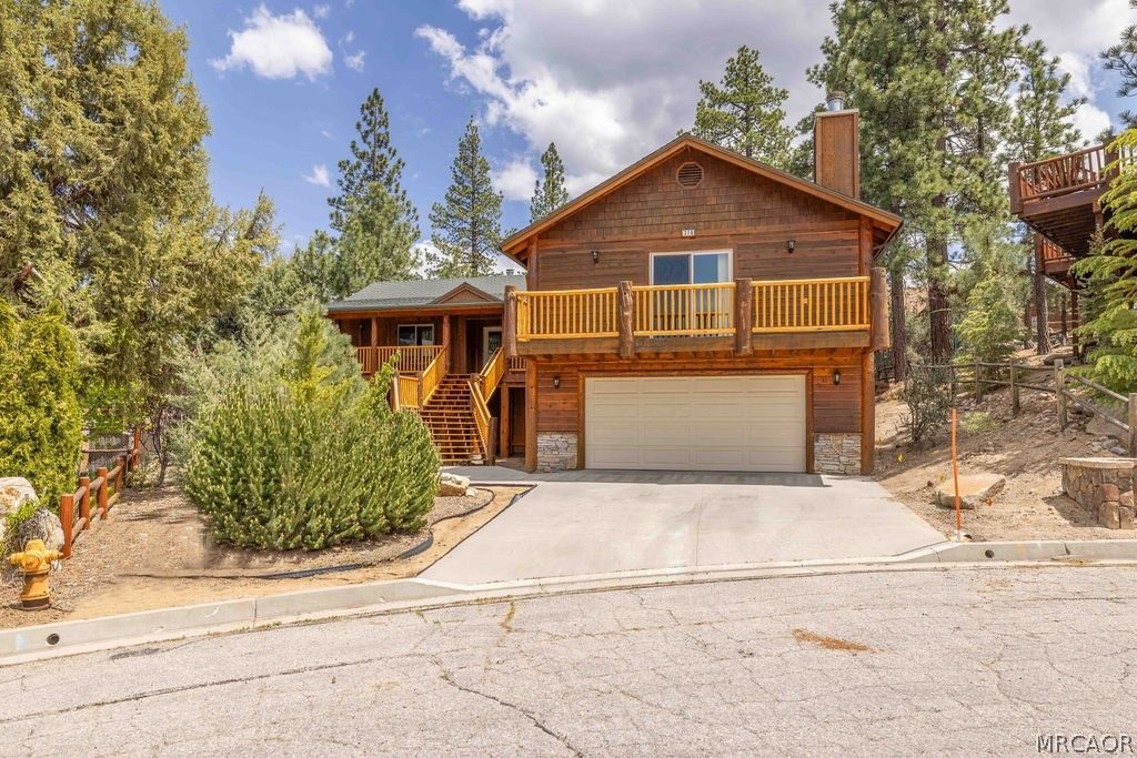 Photo of 379 Fawntrail Place, Big Bear Lake, CA 92315 (MLS # 32601214)