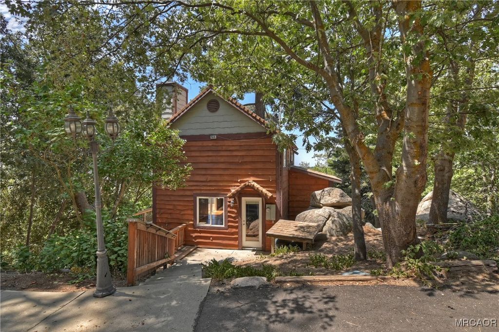 Photo of 25515 True Lane, Twin Peaks, CA 92391 (MLS # 32502218)