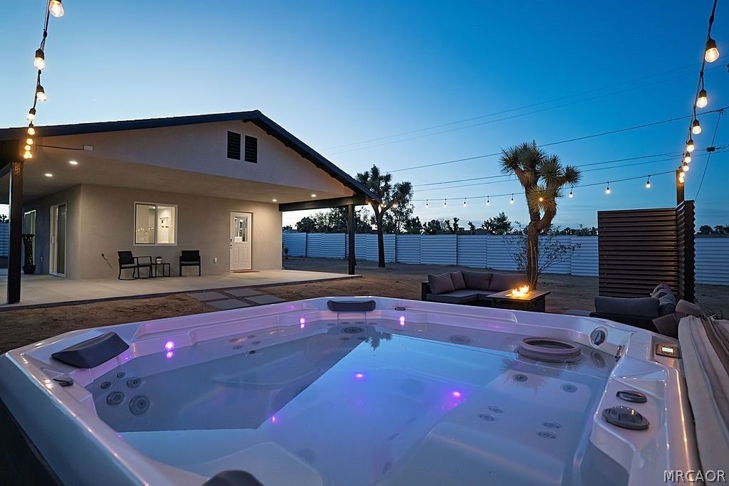 Photo of 58774 Sun Mesa Drive, Yucca Valley, CA 92284 (MLS # 32600915)