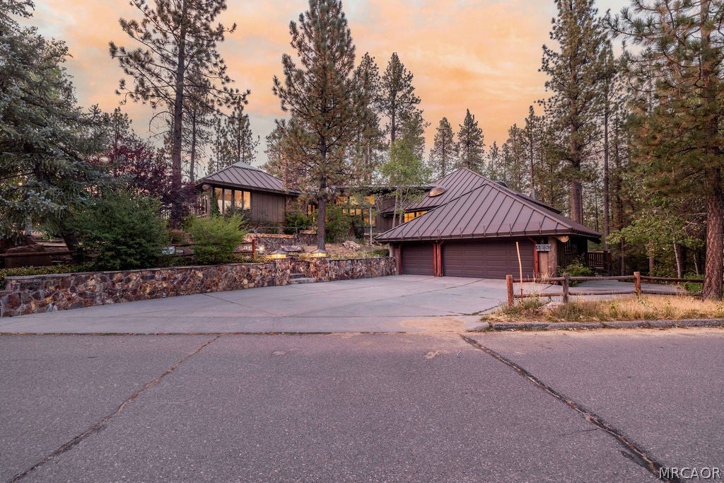 Photo of 42290 Heavenly Valley Road, Big Bear Lake, CA 92315 (MLS # 32602043)