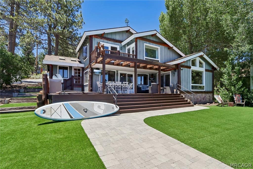 Photo of 447 Cienega Road, Big Bear Lake, CA 92315 (MLS # 32601523)
