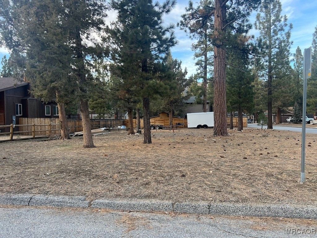 Photo of 449 E Country Club Boulevard, Big Bear City, CA 92314 (MLS # 32600162)