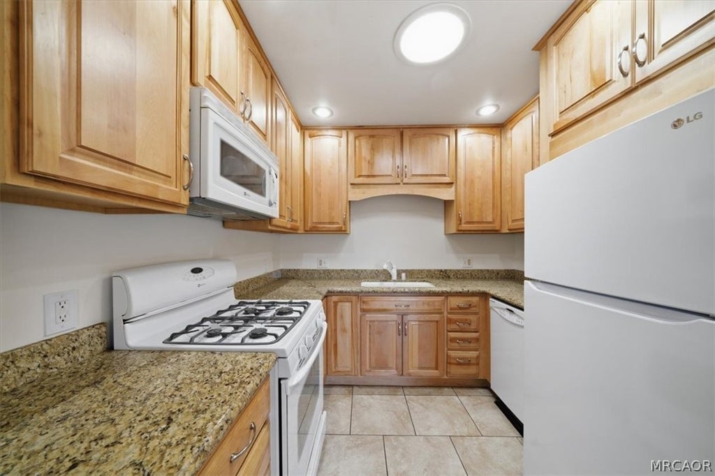 Photo of 718 Blue Jay Road, Big Bear Lake, CA 92315 (MLS # 32601626)