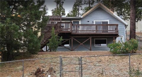 Photo of 718 Blue Jay Road, Big Bear Lake, CA 92315 (MLS # 32601626)