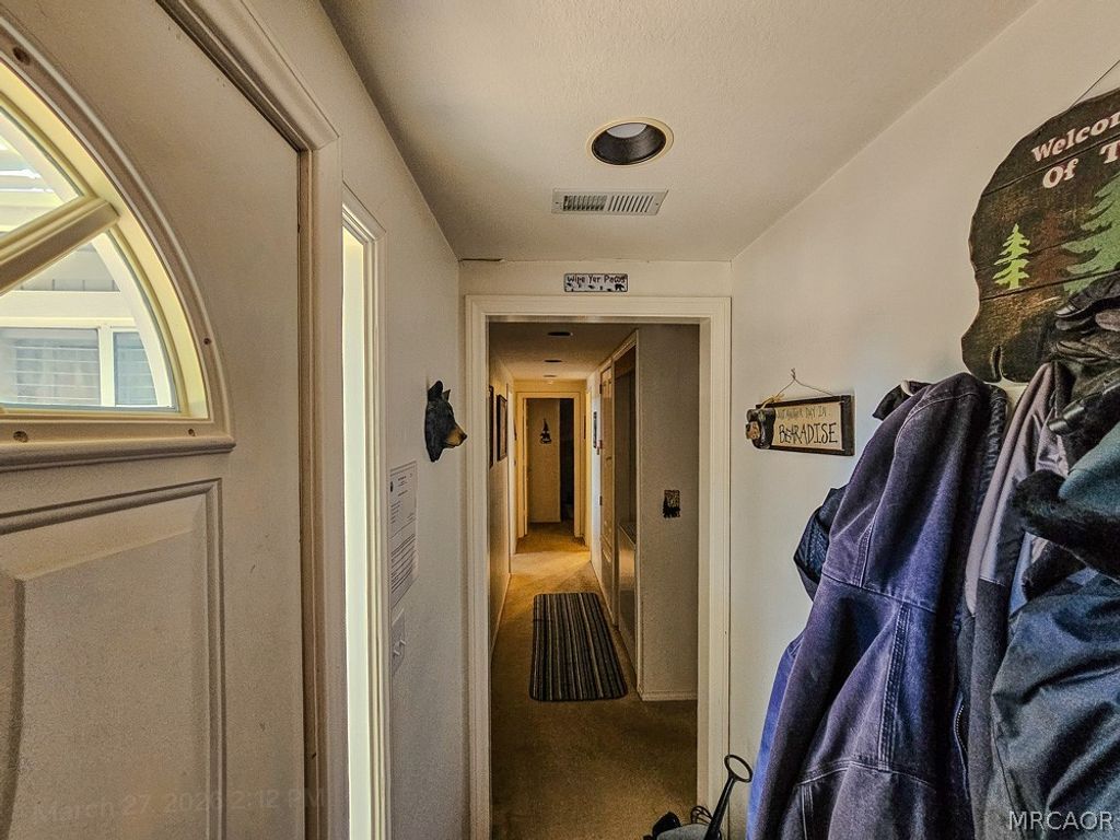 Photo of 1301 Buffalo Ct Court, Big Bear Lake, CA 92315 (MLS # 32600714)