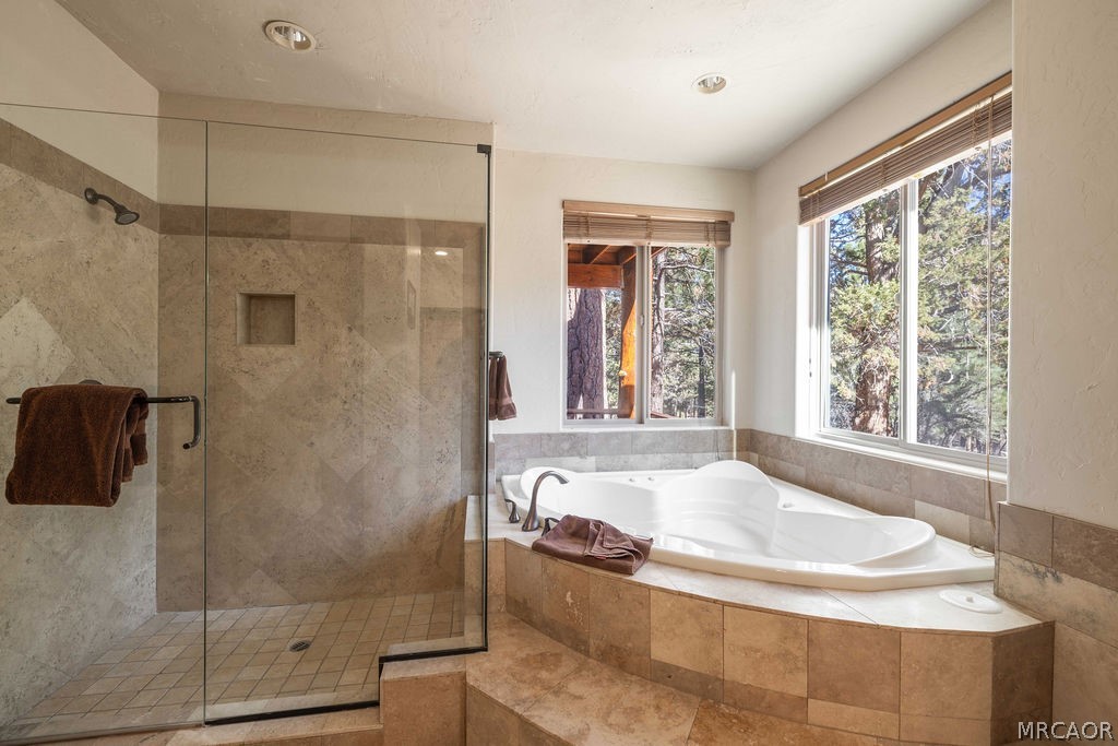 Big Bear City, California, 92314, United States, 4 Bedrooms Bedrooms, ,6 BathroomsBathrooms,Residential,Active,2022980