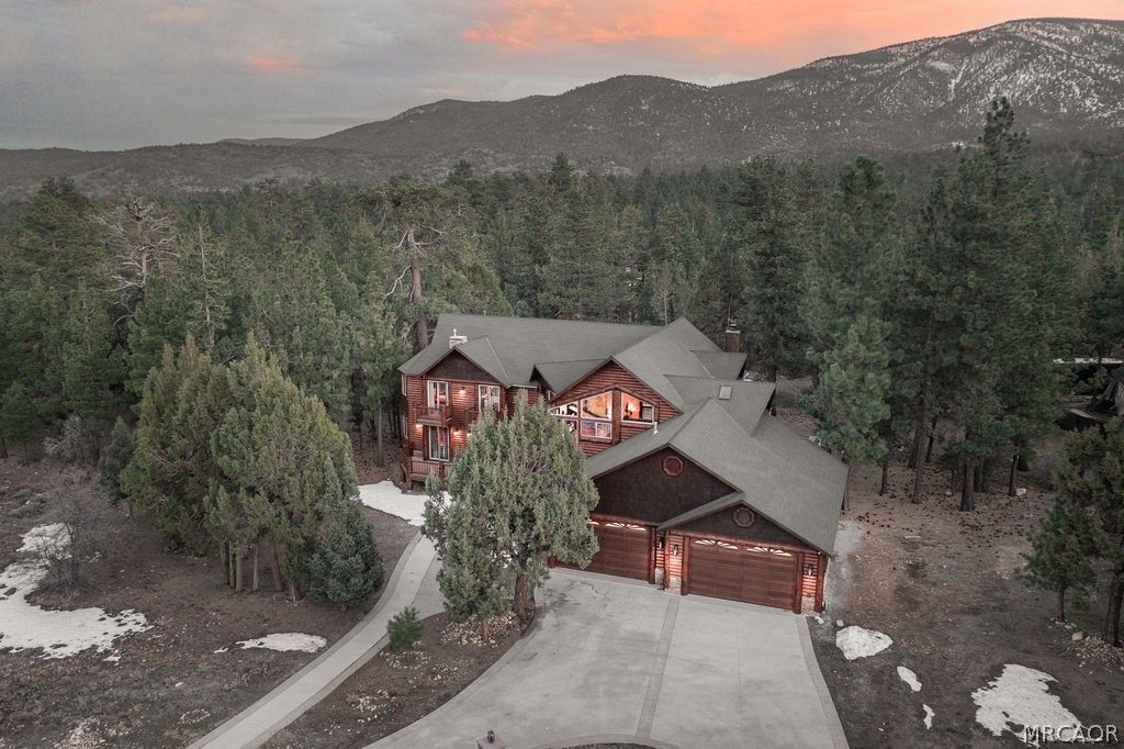 Photo of 1086 Heritage Trail, Big Bear City, CA 92314 (MLS # 32600428)