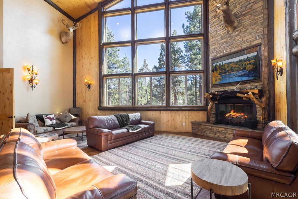 Big Bear City, California, 92314, United States, 4 Bedrooms Bedrooms, ,6 BathroomsBathrooms,Residential,Active,2022980