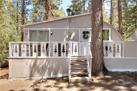 Photo of 745 Eureka Drive, Big Bear Lake, CA 92315 (MLS # 32600813)