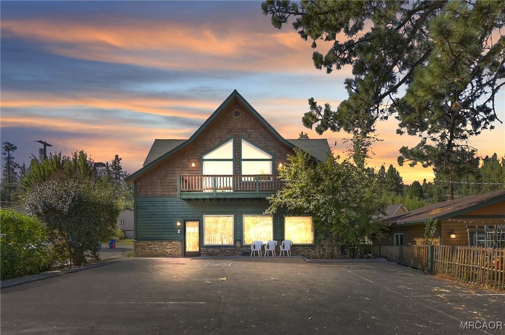 Photo of 42565 Moonridge Road, Big Bear Lake, CA 92315 (MLS # 32502276)