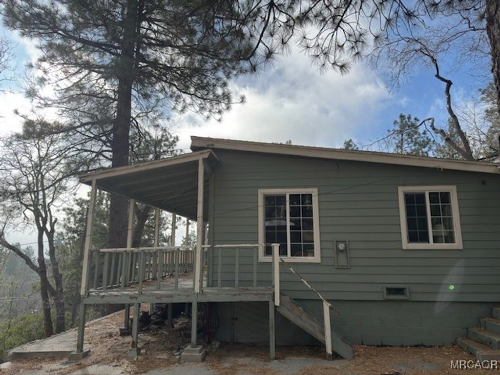 Photo of 33058 Juniper Lane, Green Valley Lake, CA 92341 (MLS # 32600143)