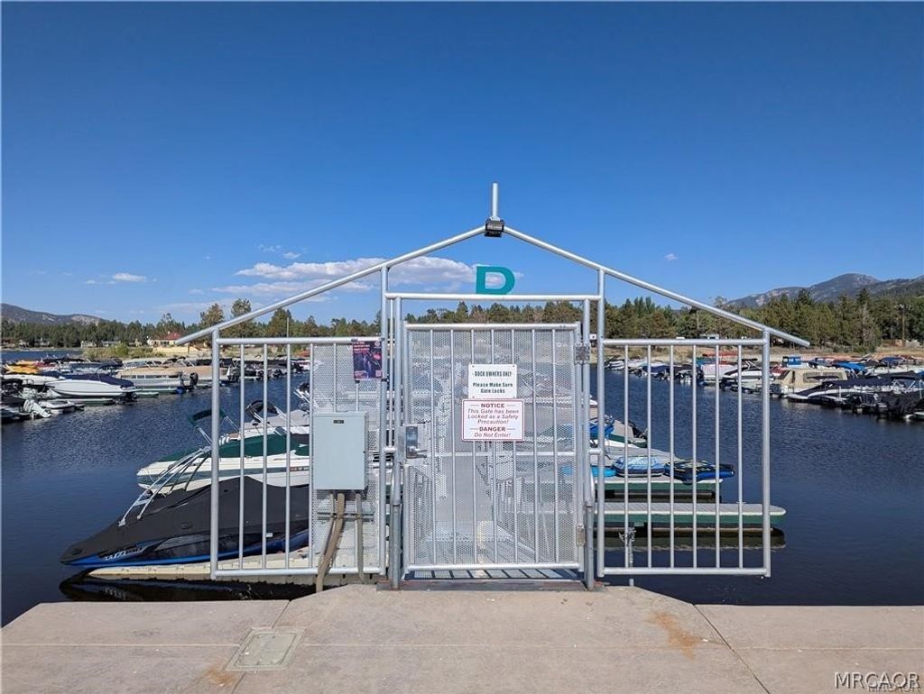 Photo of 400 Pine Knot Boulevard #D-3, Big Bear Lake, CA 92315 (MLS # 32600770)