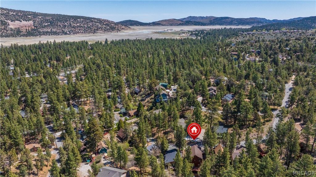 Photo of 529 Bernhardt Lane, Big Bear City, CA 92314 (MLS # 32600972)