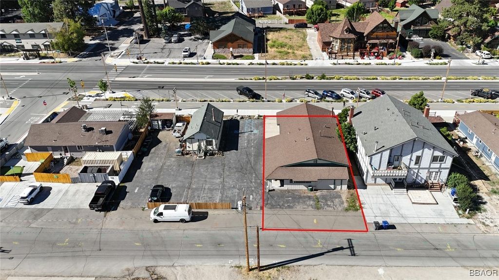 Photo of 42592 Moonridge Road, Big Bear Lake, CA 92315 (MLS # 32501810)