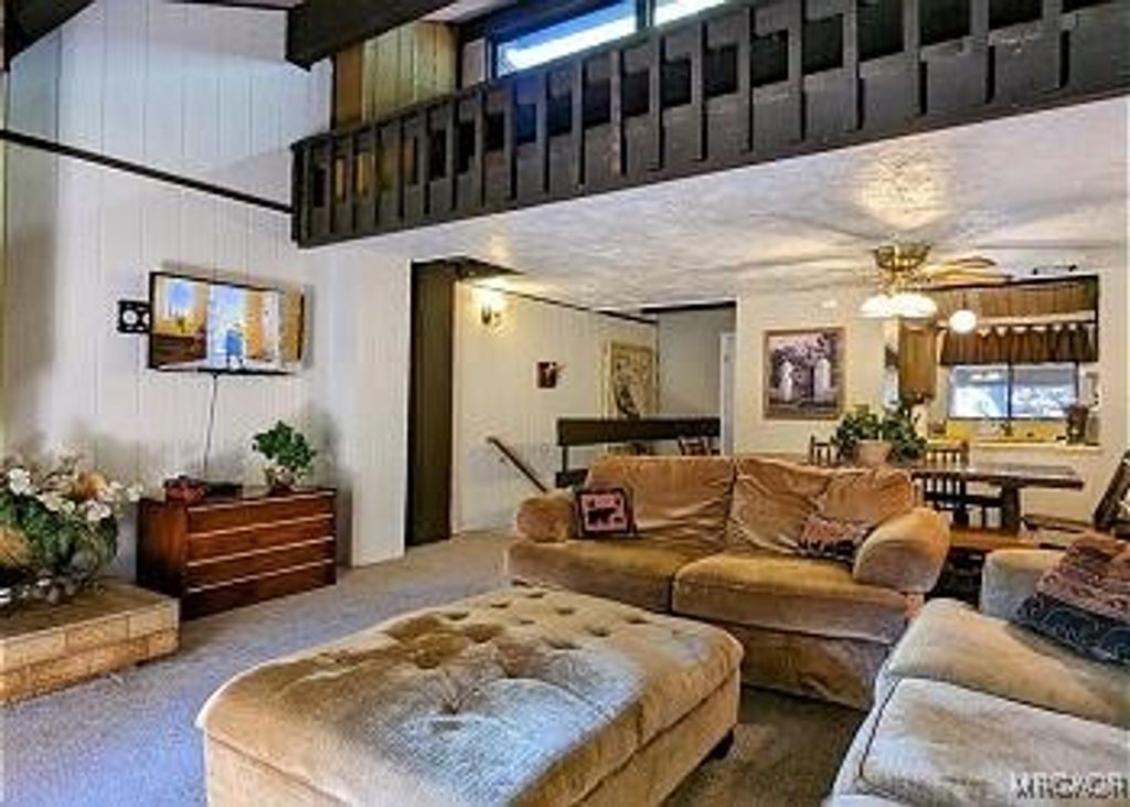 Photo of 861 Thrush Drive #76, Big Bear Lake, CA 92315 (MLS # 32502354)