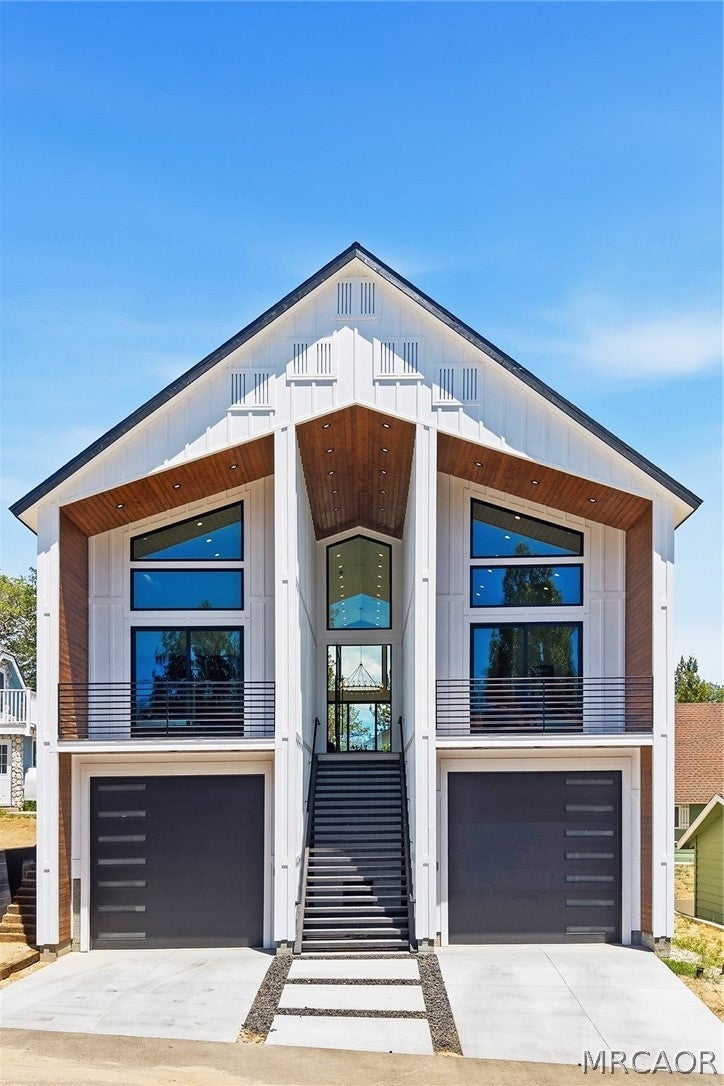 Photo of 647 Temple Lane, Big Bear Lake, CA 92315 (MLS # 32601898)