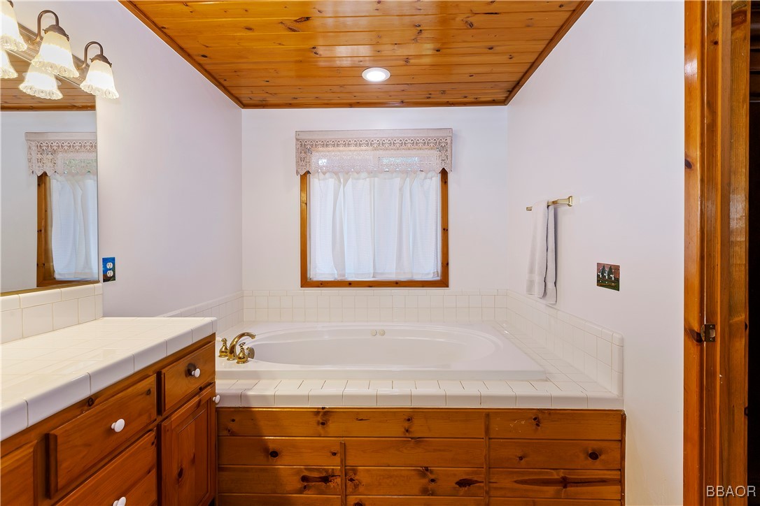 Big Bear Lake, California, 92315, United States, 5 Bedrooms Bedrooms, ,4 BathroomsBathrooms,Residential,Active,2025953