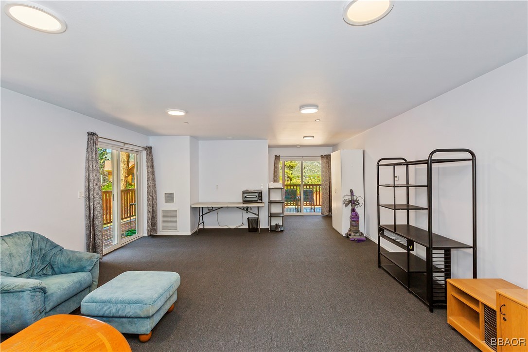 Big Bear Lake, California, 92315, United States, 5 Bedrooms Bedrooms, ,4 BathroomsBathrooms,Residential,Active,2025953
