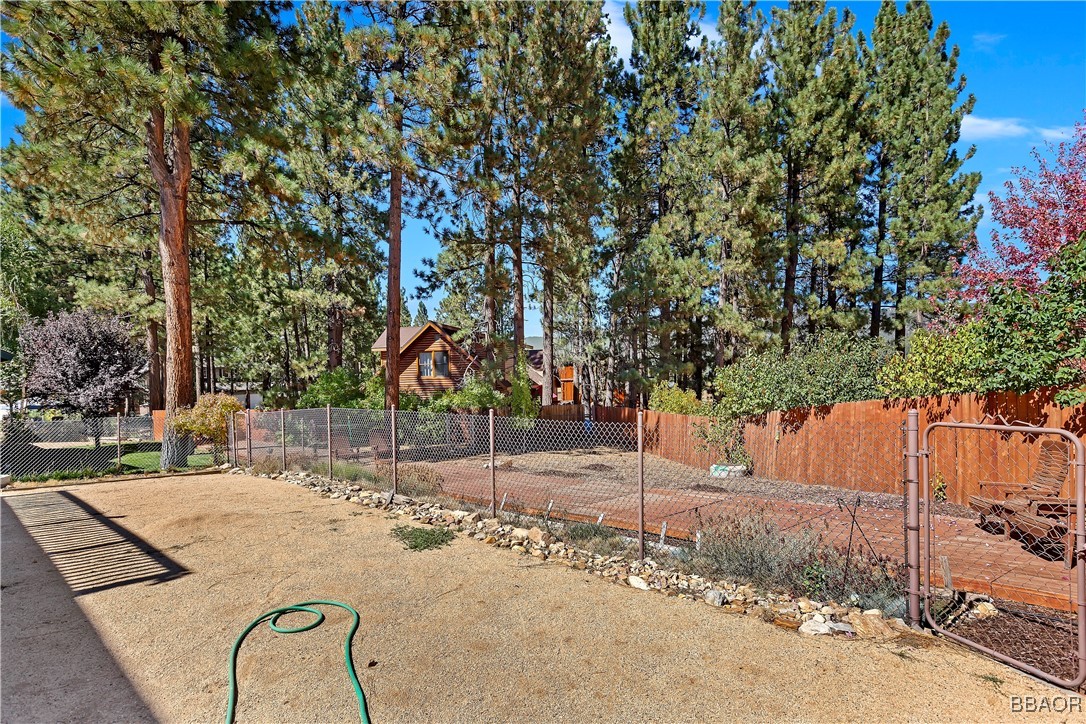 Big Bear Lake, California, 92315, United States, 5 Bedrooms Bedrooms, ,4 BathroomsBathrooms,Residential,Active,2025953