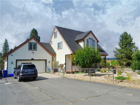 Photo of 2097 Fox Lane, Big Bear City, CA 92314 (MLS # 32501850)