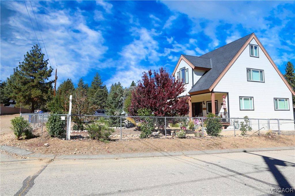 Photo of 2097 Fox Lane, Big Bear City, CA 92314 (MLS # 32501850)