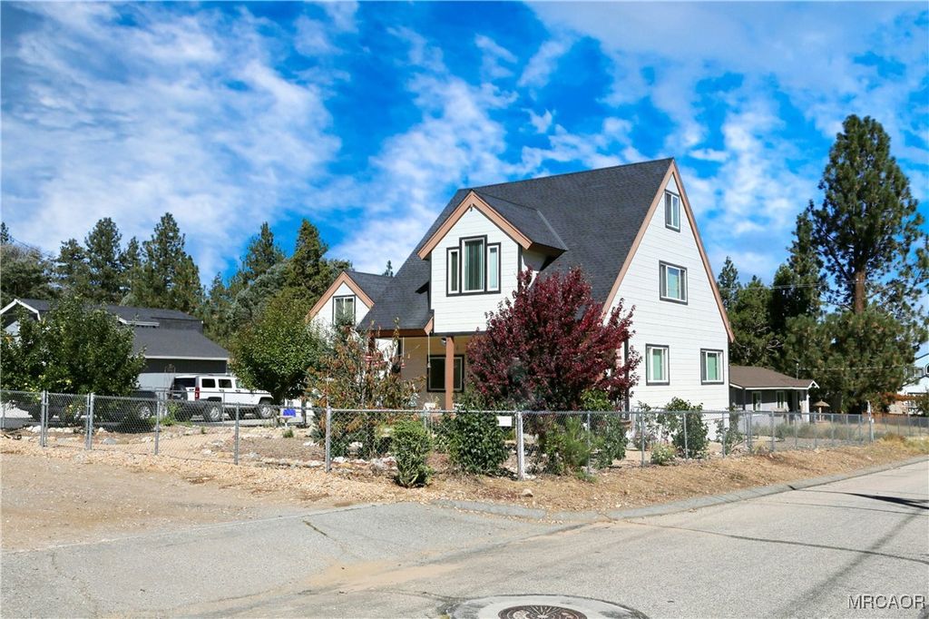 Photo of 2097 Fox Lane, Big Bear City, CA 92314 (MLS # 32501850)
