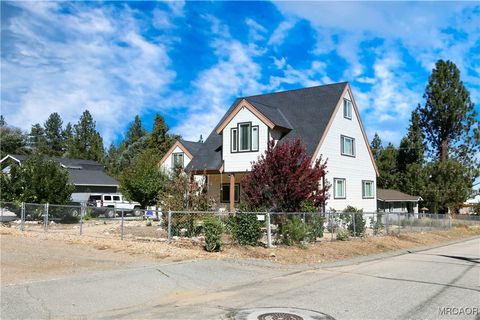 Photo of 2097 Fox Lane, Big Bear City, CA 92314 (MLS # 32501850)