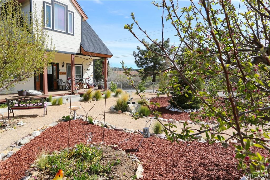 Photo of 2097 Fox Lane, Big Bear City, CA 92314 (MLS # 32501850)