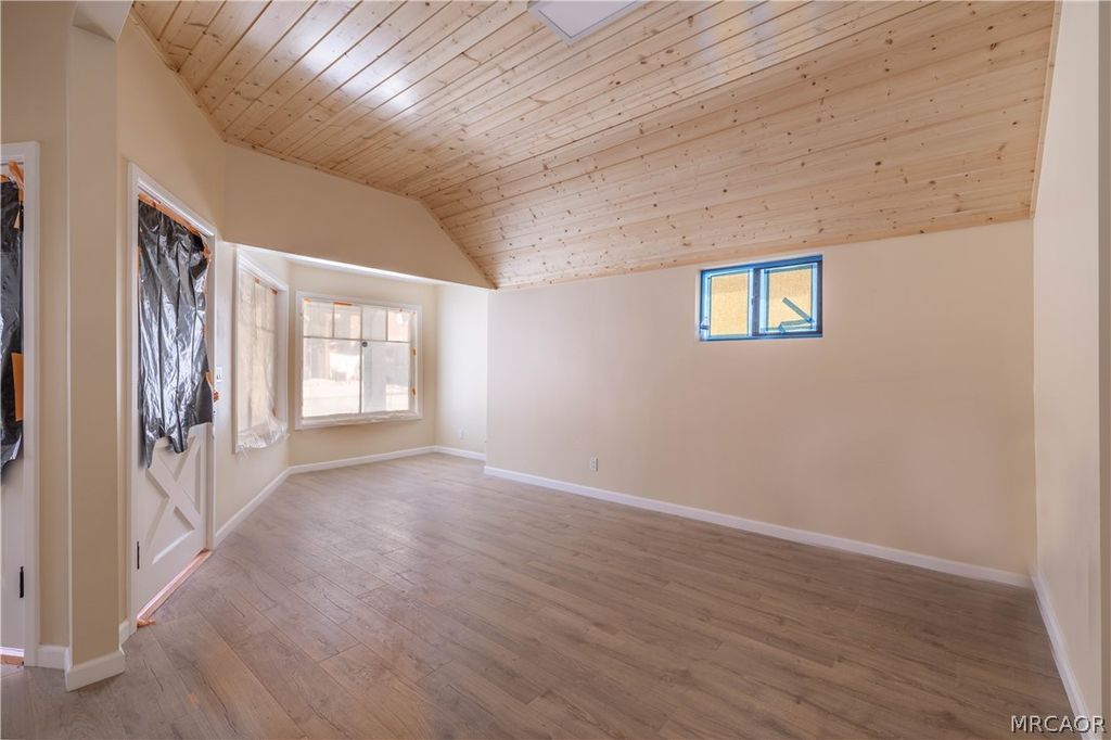 Photo of 39195 North Shore Drive, Big Bear Lake, CA 92333 (MLS # 32601026)
