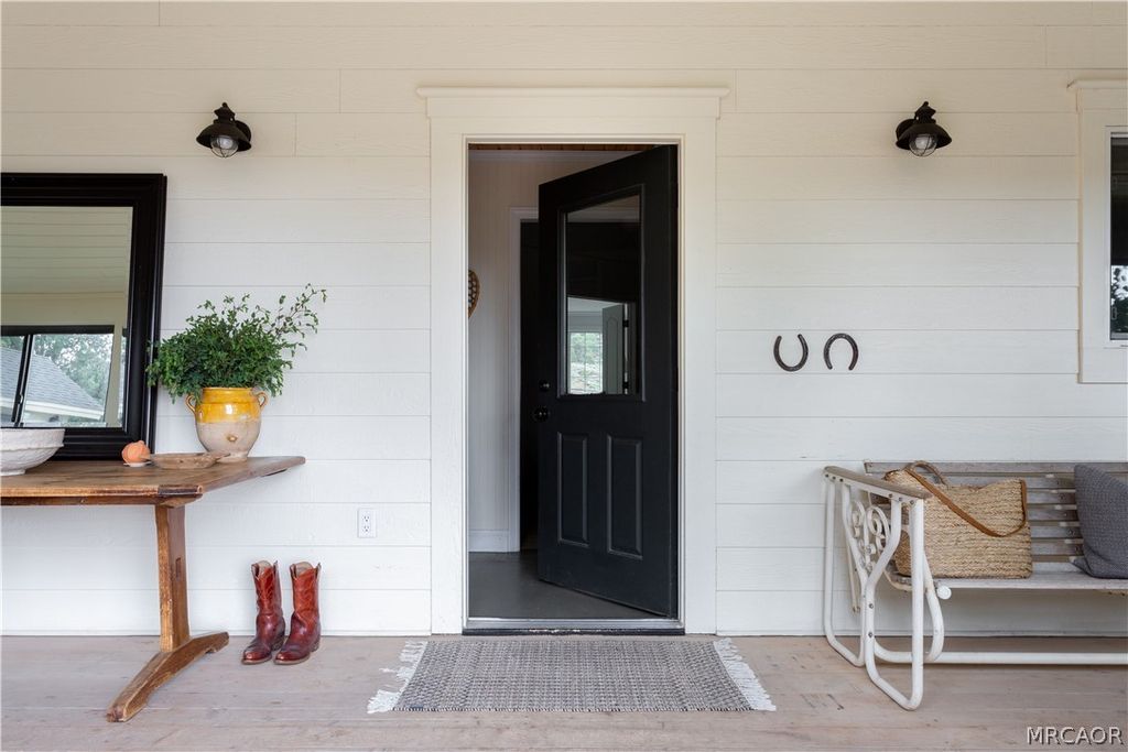 Photo of 2000 Baldwin Lake Road, Big Bear City, CA 92314 (MLS # 32600681)