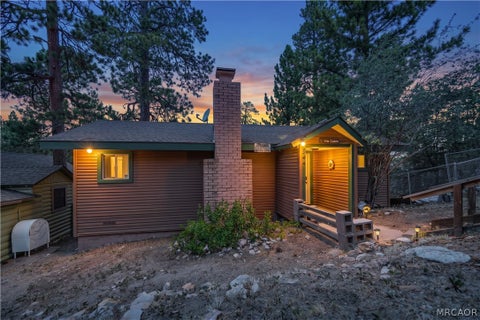 Photo of 544 Vista Lane, Big Bear Lake, CA 92315 (MLS # 32601529)