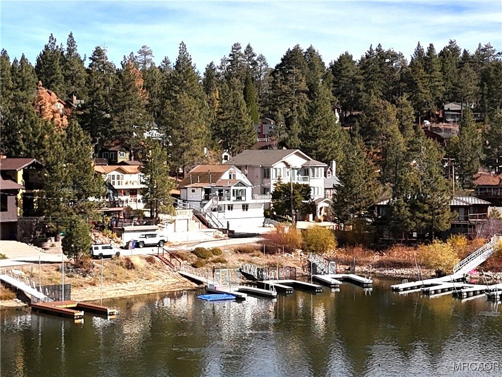 Photo of 39036 Willow Landing Road, Big Bear Lake, CA 92315 (MLS # 32502755)
