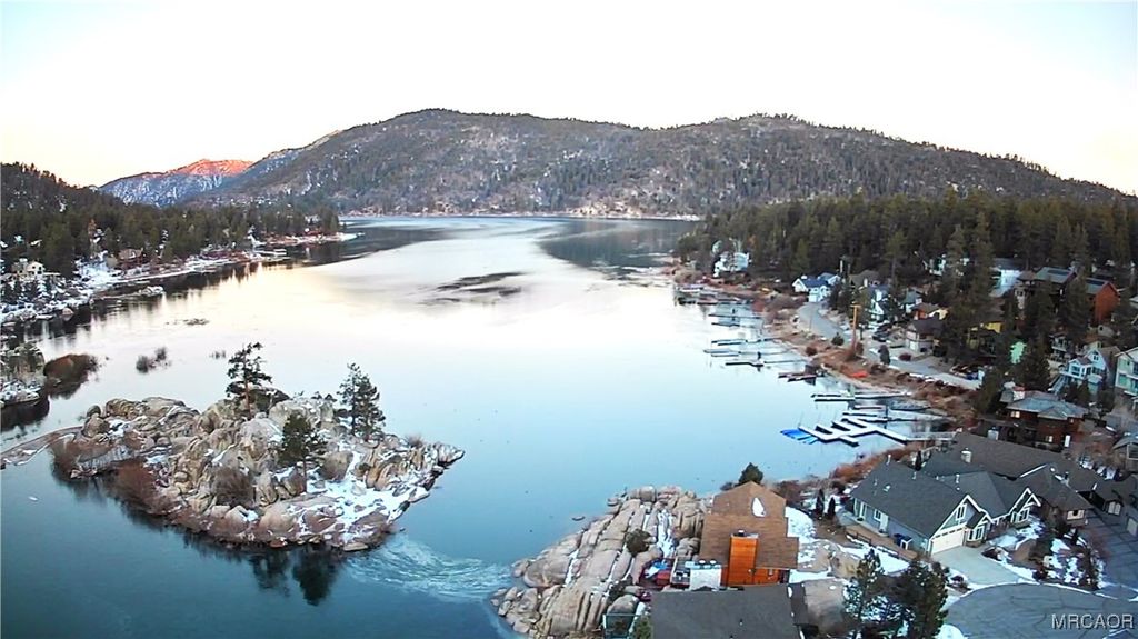 Photo of 39036 Willow Landing Road, Big Bear Lake, CA 92315 (MLS # 32502755)