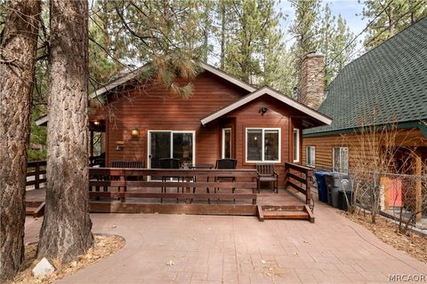 Photo of 42612 La Placida Avenue, Big Bear Lake, CA 92315 (MLS # 32600973)